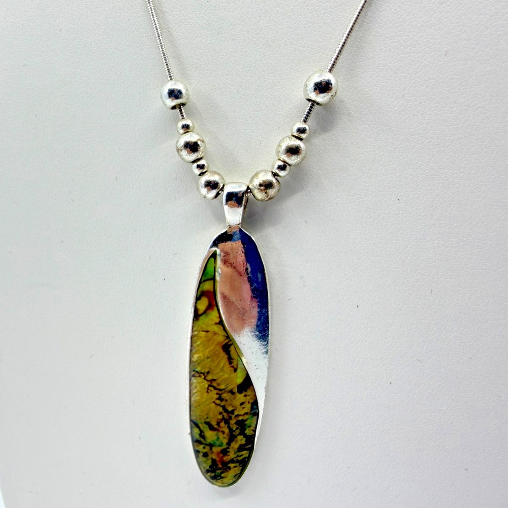 Minimalist Green Agate Pendant Necklace Silver Tone Chain Modern Statement Piece